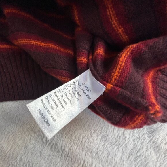 Giordano Mens Pure New Wool V-Neck Sweater Red & Orange Striped Large Pullover - Picture 4 of 7